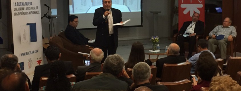 presentación del Nuevo Testamento de la BIA en México DF 8 septiembre 2015