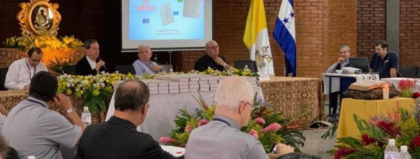 Biblia de la Iglesia en América BIA presentada en Tegucigalpa a los obispos América Latina y el Caribe mayo 2019